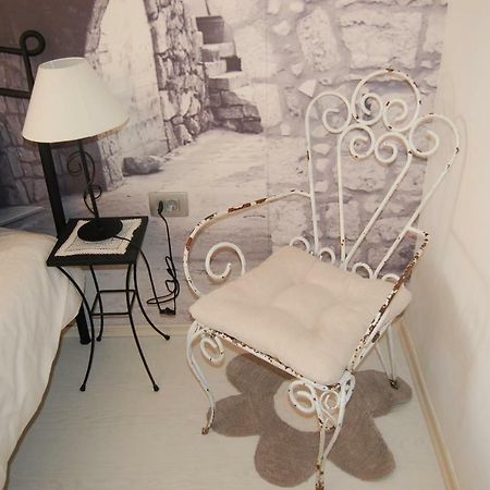 Studio Apartment For 2 Adults And 1 Child Makarska Exterior photo