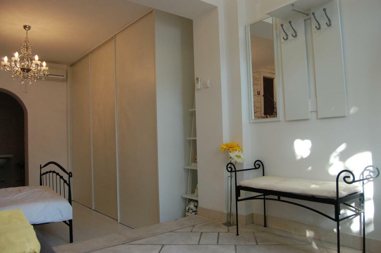 Studio Apartment For 2 Adults And 1 Child Makarska Exterior photo