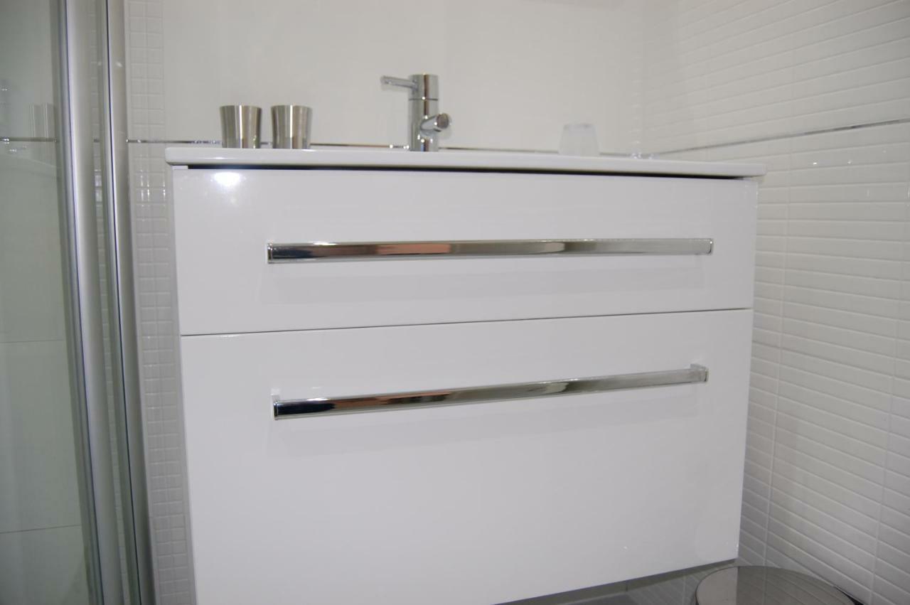Studio Apartment For 2 Adults And 1 Child Makarska Exterior photo